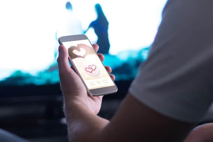 To swipe or not to swipe? Contemplating Mental Health Professionals’ Use of Online Dating Services